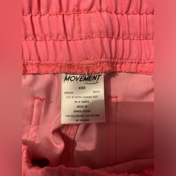 Movement Scrubs women’s XXS peachish pink, coral color like new! Offers welcome! - Picture 2 of 5